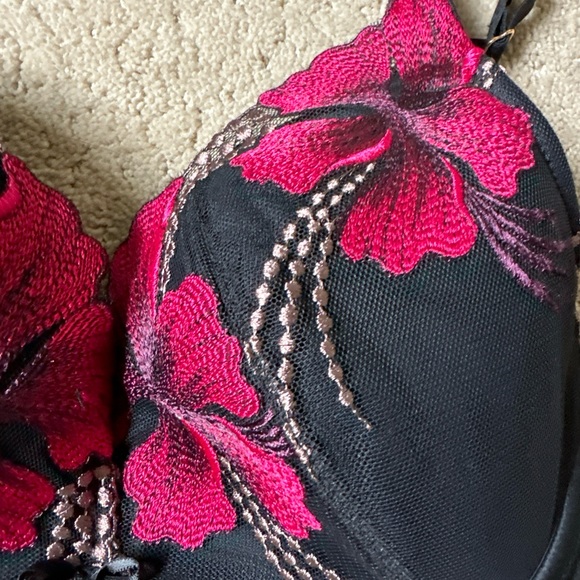 New Marks and Spencer Bra 34D Black Floral - Picture 3 of 10